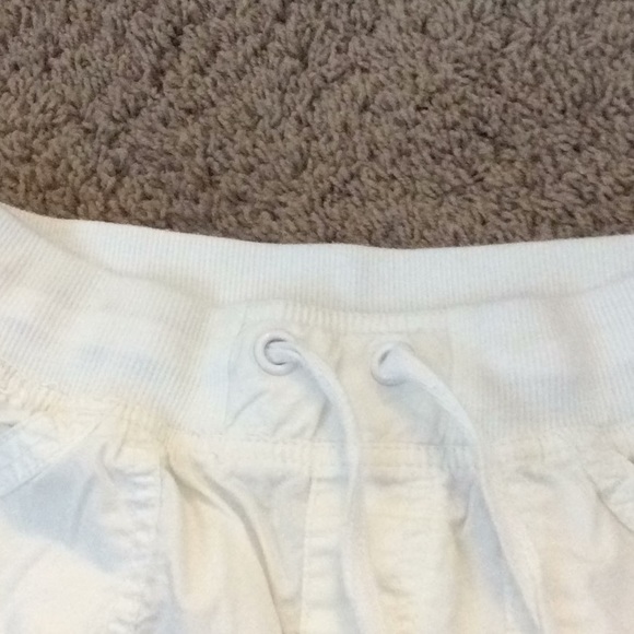 White justice shorts - Picture 3 of 3